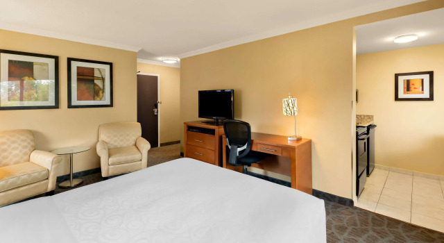 Двухместный номер Standard Best Western PLUS Inner Harbour Hotel