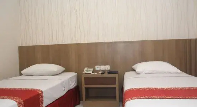 Номер Superior University Club  Hotel UGM