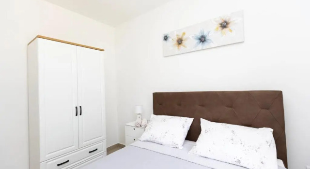 Podstrana beach appartment for 6 person, Забронировать Отель Отели Подстраны с парковкой, рядом с Частный Пляж «Апартментс Лавица Бич Думичич», Парковка