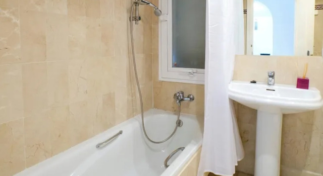 Апартаменты с 2 комнатами Cozy Beach Side Apartment With Pool