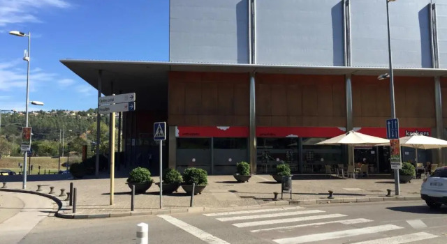 Piso Céntrico de 100 M2, Book Hotel Hoteller i Girona med parkering, nær Arab Baths Girona, Parkering