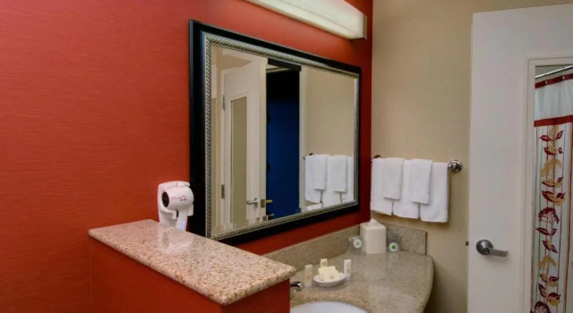 Номер Standard Courtyard by Marriott Madison East