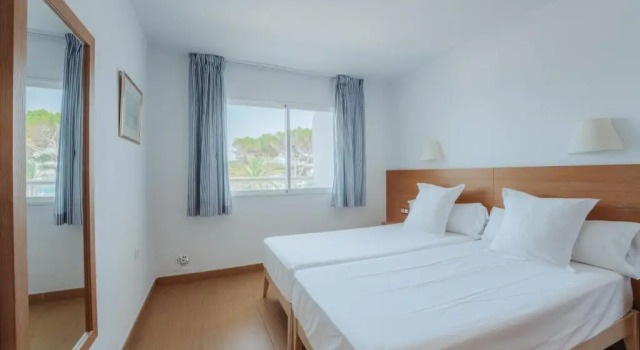 Апартаменты c 1 комнатой с видом на море Aparthotel Ses Fotges