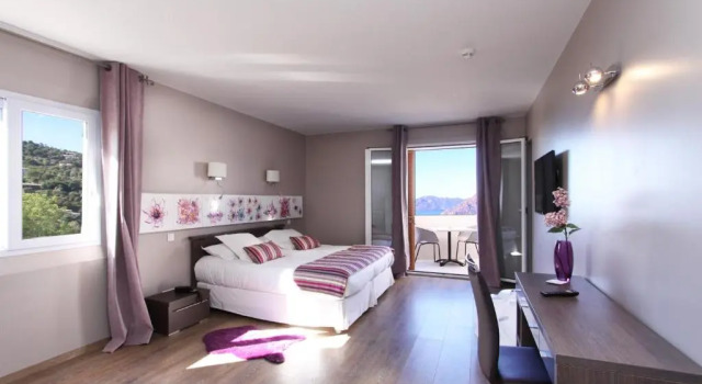 Двухместный номер Deluxe с балконом и с видом на море Hotel Scandola