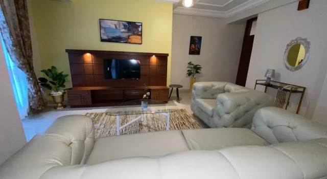 Люкс Deluxe с балконом и с видом на город Résidence hôtelière MEDOM Palace, Bastos