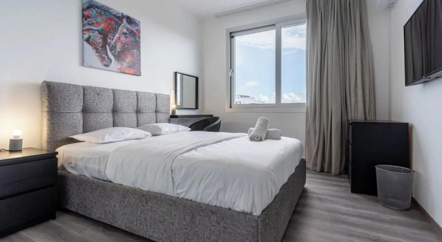 Sunflower 1-BR Apt. & Balcony in Larnaca, Prenota Appartamento Larnaka Larnaca Region