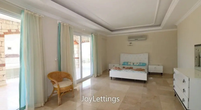 Villa NKL1 by JoyLettings