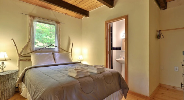 Left Duplex Home Directly Across From Pico Mountain, Close to Killington, home, Забронировать Отель Киллингтон Killington Ski
