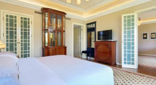 Люкс с красивым видом из окна The White House Hotel Guilin