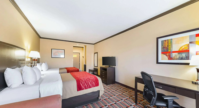 Четырёхместный номер Standard Quality Inn & Suites Lubbock South