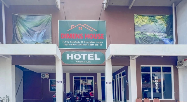 RedDoorz at Dimens House Sragen, Réserver Hôtel Hôtels à Central Java avec parking, Parking