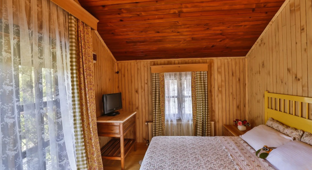 Tranquilla River Lodge - Adults Only