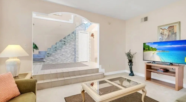 Gorgeous Floridian Style 5 Bed 3 Bath Pool Home 5 Bedroom Villa by Redawning, Book Villa Hoteller i Four Corners med pool, Swimmingpool