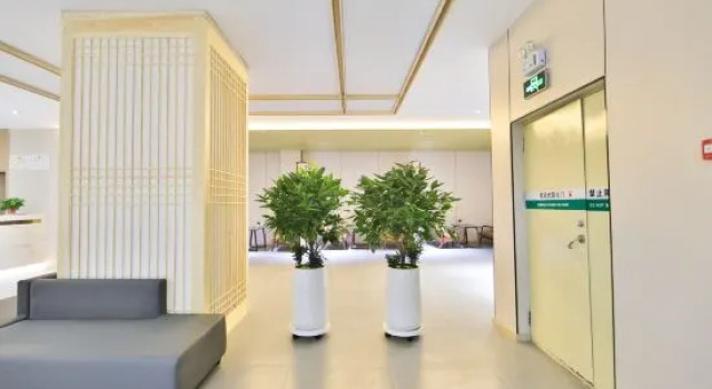 Qingfeng Hotel (Yanji Yanbian University West Market Branch), Prenota Hotel Hotel a Yanbian con parcheggio, Parcheggio