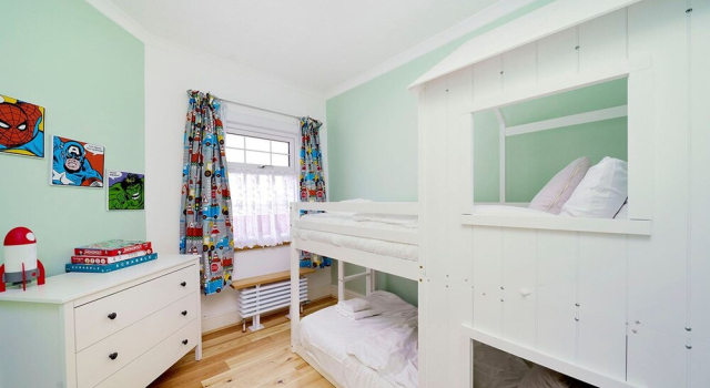 Stylish 3-bedroom Bungalow in London, Забронировать Дом для отпуска Виллы Большого Лондона, Вилла