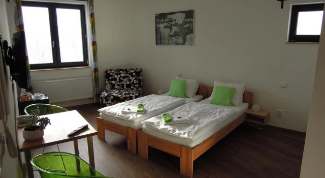 Hotel U Kabinky, Забронировать Отель Янске-Лазне Краловеградецкий край, рядом с Formánek 3