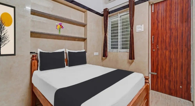 Deluxevrl Residency