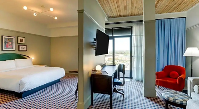 Четырёхместный полулюкс Trilogy Hotel Montgomery, Autograph Collection