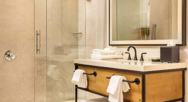 Четырёхместный номер Standard Hotel Melby Downtown Melbourne Tapestry Collection By Hilton