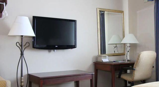 Четырёхместный номер Standard Green Acres Hotel