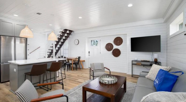 213 Laguna St - Red Door Relaxin by Blue Swell, Забронировать Отель Бизнес-отели Пляжа Вест-Панама-Сити, 4* 5*