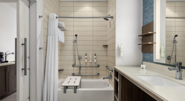 Четырёхместный номер Standard Hilton Garden Inn Santa Barbara/Goleta
