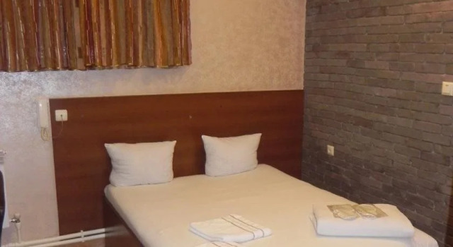 VAN Hotel, Забронировать Отель Отели Еревана с парковкой, рядом с Станция метро Маршал Баграмян, Парковка