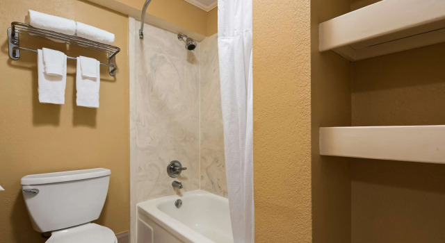Двухместный номер Standard SureStay Plus by Best Western Covington