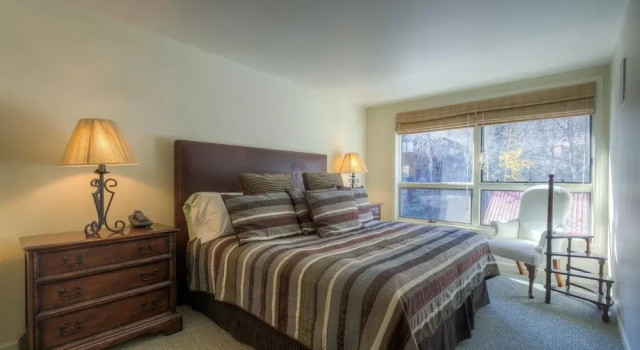 Номер Standard Spiral Stairs 4 3 Bedroom Condo By Accommodations in Telluride