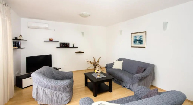 Apartment Jusepe, Rezerwuj Apartament Hotele w Split-Dalmatia County z parkingiem, Parking