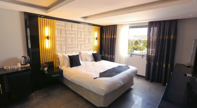 Номер Comfort KY Continental Apartments