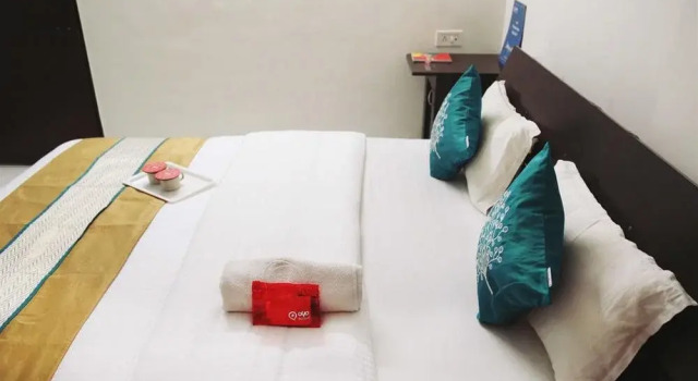 Oyo Apartments Aundh, Забронировать Апартаменты/квартира Отели Aundh с парковкой, Парковка