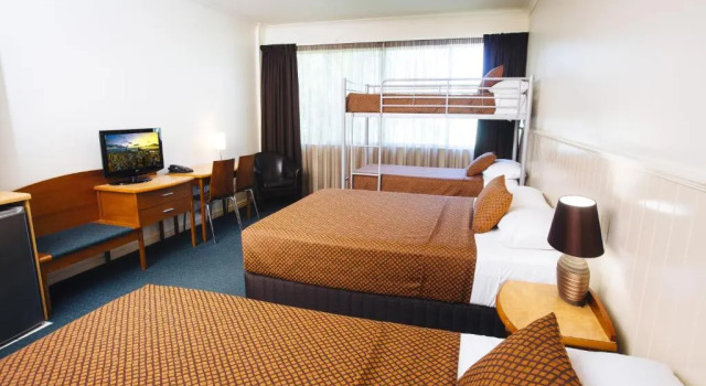 Семейный номер Standard City Oasis Inn Townsville, SureStay Collection by BW