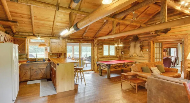 Scenic Montana Cabin Rental ~ 1 Mi to Yellowstone!
