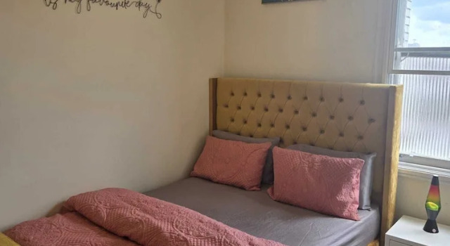 Апартаменты Charming Wolverhampton Apartment with Private Entrance