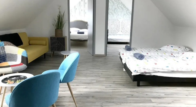 House With 3 Bedrooms in Saint-hernin, With Furnished Garden and Wifi, Rezerwuj Hotel Saint-Hernin Bretania