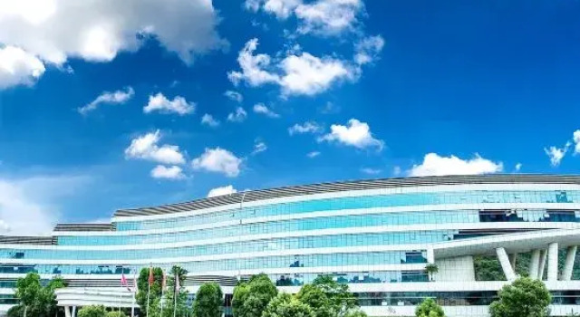 Dou Yun Guipin World Hotel, Rezerwuj Hotel Hotele 5-gwiazdkowe w Qiannan, 5*
