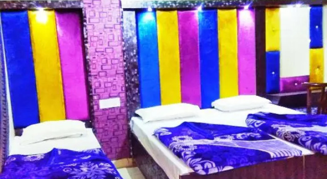 Четырёхместный номер Deluxe Hotel Revoli Amritsar