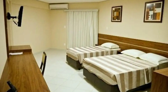 Трёхместный номер Standard с балконом Flamboyant Suite Hotel