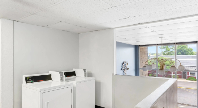 Travelodge by Wyndham Bloomington, Забронировать Отель Блумингтон Индиана