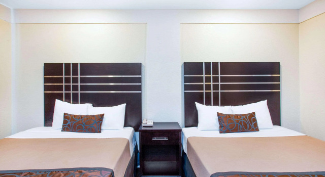 Travelodge by Wyndham Fresno Yosemite Area, 预订 酒店 弗雷斯诺 加利福尼亚州