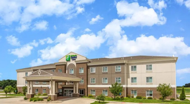 Четырёхместный номер Standard Holiday Inn Express - Albert Lea