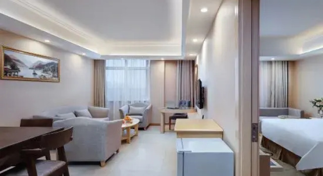 Люкс Deluxe Vienna Hotel (Suzhou Xiaoxian Railway Station Zheshang Market Branch)