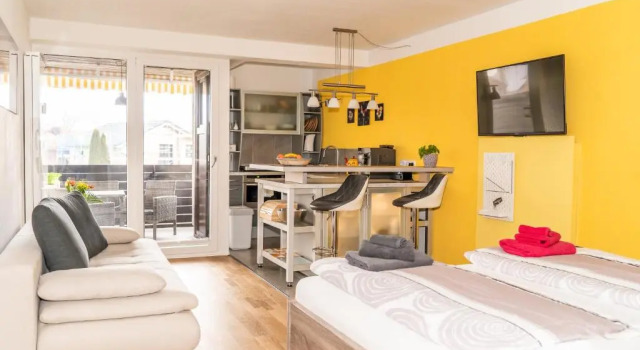 Ein Zimmer Apartment Bernau mit großer Garage incl, Varaa Huoneisto Hotellit Baijeri pysäköinnillä, Pysäköinti