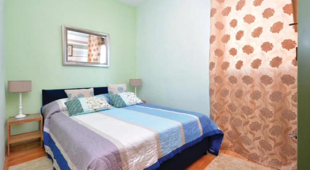 Stunning Home In Kastel Novi With House Sea View, Buchen Sie Ferienhaus Hotels in Gespanschaft Split-Dalmatien mit Pool, Schwimmbad