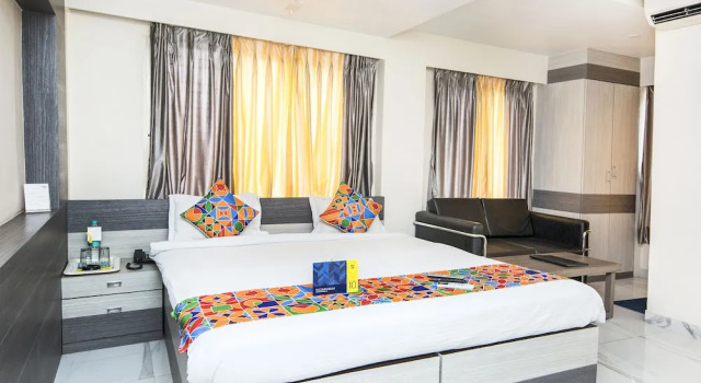 Номер Premium FabHotel Shivangan