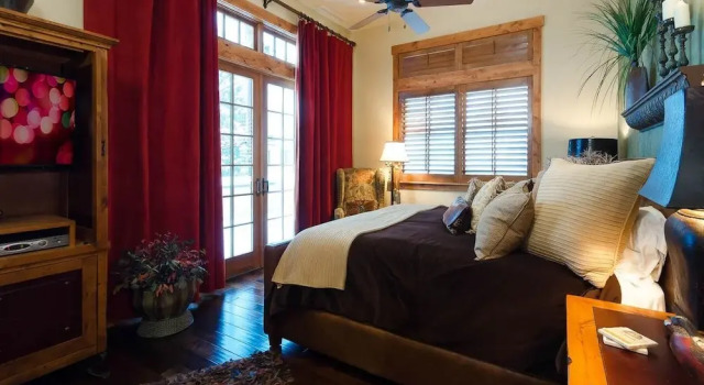 5th Street Penthouse 3 BedroomCondo By Moving Mountains