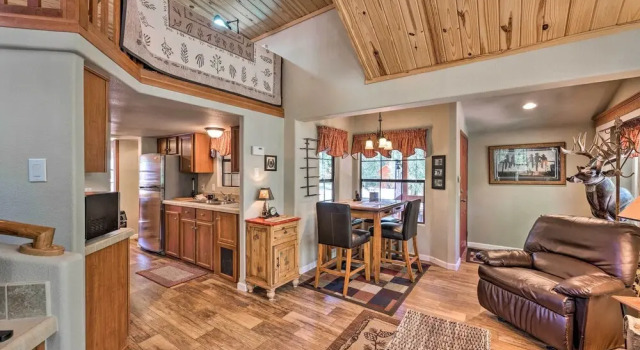 Gateway to Sunrise Resort! Show Low Cabin w/ Deck, Prenota Casa vacanze Show Low Arizona