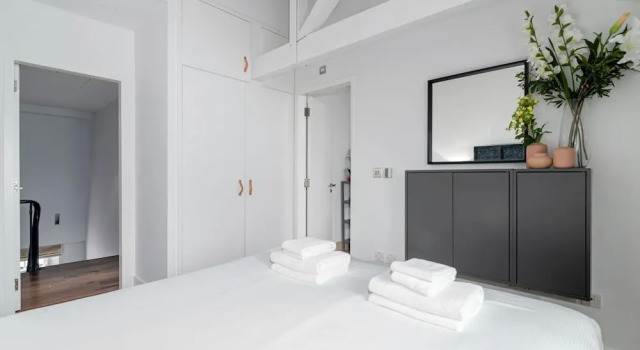 A Stunning Three Bedroom Home in Mayfair
