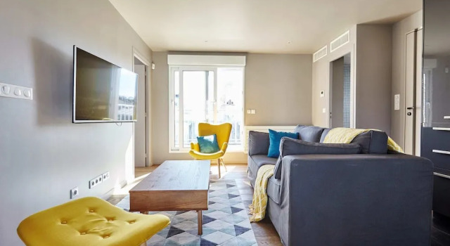 Stunning 2BR Home With Balcony in Batignolles, Забронировать Апартаменты/квартира 17-й округ: Батиньоль Париж, рядом с Ром